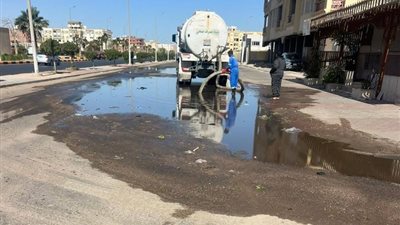 رئيس حي جنوب الغردقة ينهي مشكلة طفح الصرف الصحي بمنطقة الصوب