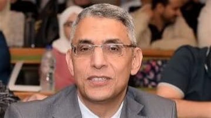  الدكتور مصطفي الشاذلي