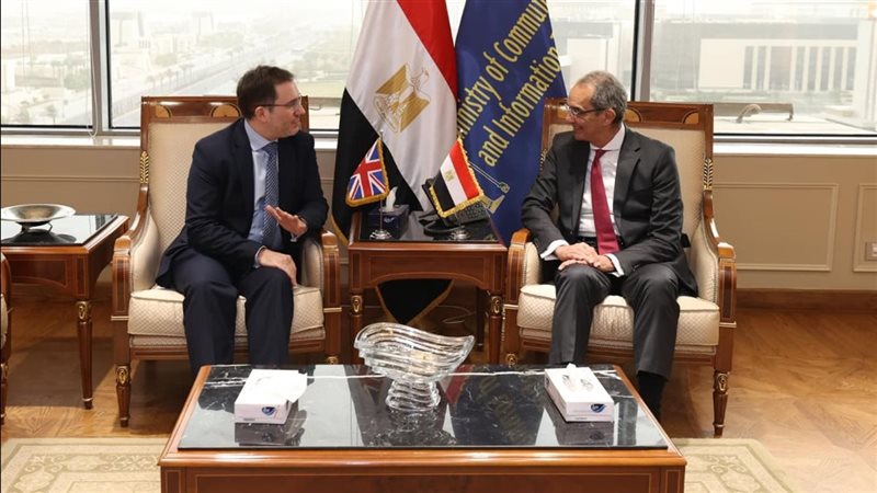 عمرو طلعت وزير الاتصالات وتكنولوجيا المعلومات