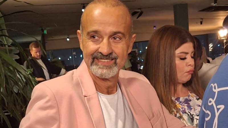 الفنان أيمن عزب