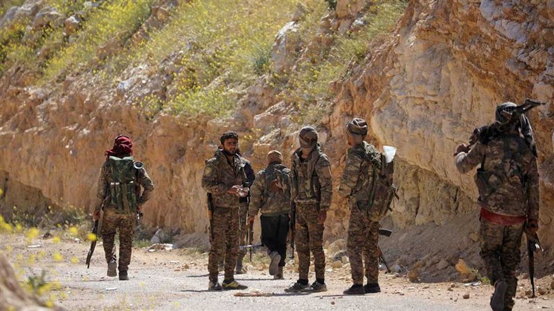 عناصر من قوات سوريا الديمقراطية 