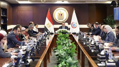 عبدالغفار يراجع الخطة الاستثمارية لوزارة الصحة ويتابع تقدم منظومة التأمين الشامل