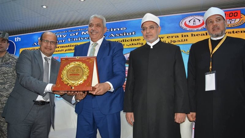 رئيس جامعة الأزهر 