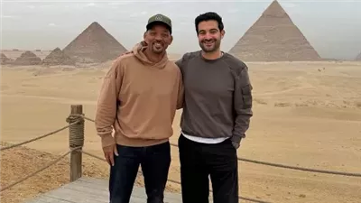 ويل سميث يتجول في منطقة الأهرامات خلال زيارته الحالية لمصر