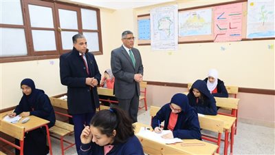 محافظ الجيزة يتفقد امتحانات الشهادة الإعدادية ويؤكد توفير بيئة مناسبة للطلاب