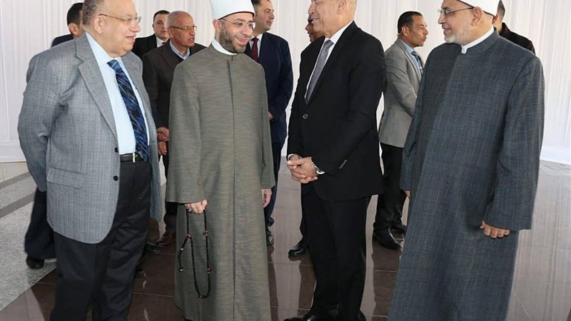 القيادات