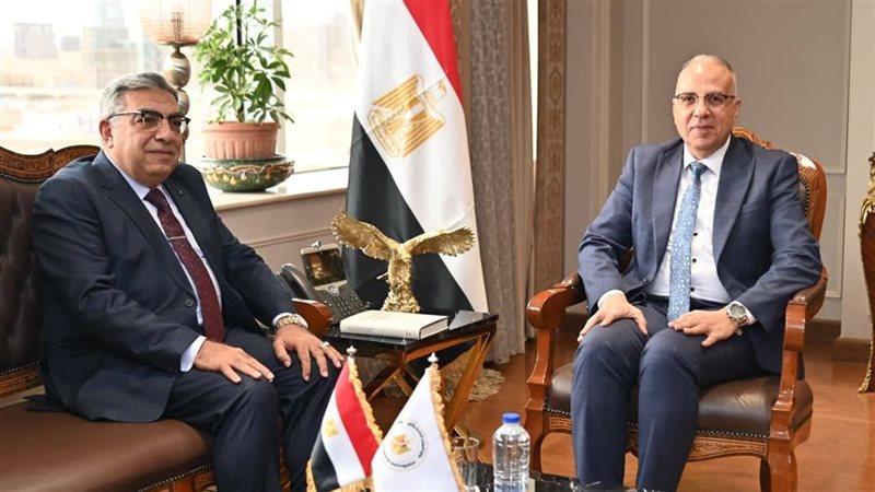  وزير الموارد المائية والري
