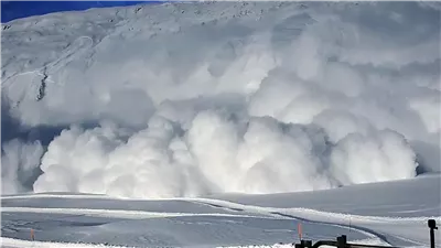انهيارات ثلجية قاتلة في جبال النمسا.. وفاة خمسة أشخاص خلال يوم