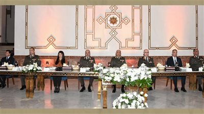 وزير الدفاع يشهد حفل تخرج دورة التمثيل الدبلوماسى العسكرى المصرى بالخارج
