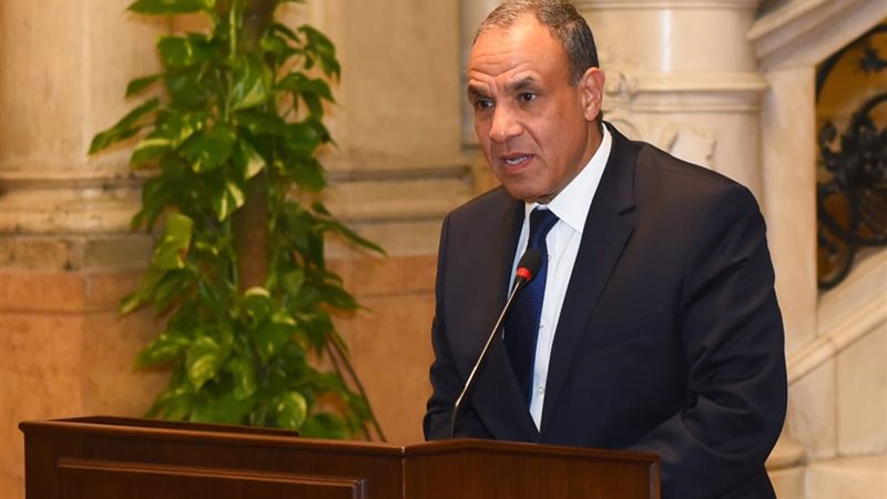 الدكتور بدر عبد العاطي