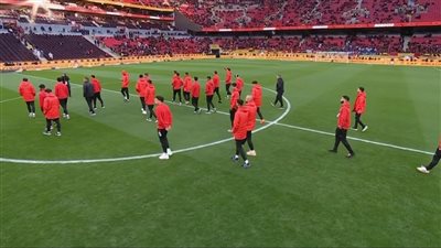 وصول لاعبي منتخبي المغرب والسنغال إلى استاد نهائي الكان