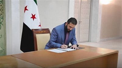 سوريا.. الشرع يوقع اتفاقاً لوقف إطلاق النار مع قسد