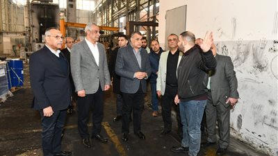 جولة مفاجئة.. وزير الإنتاج الحربي يشدد على ضرورة جذب الاستثمارات