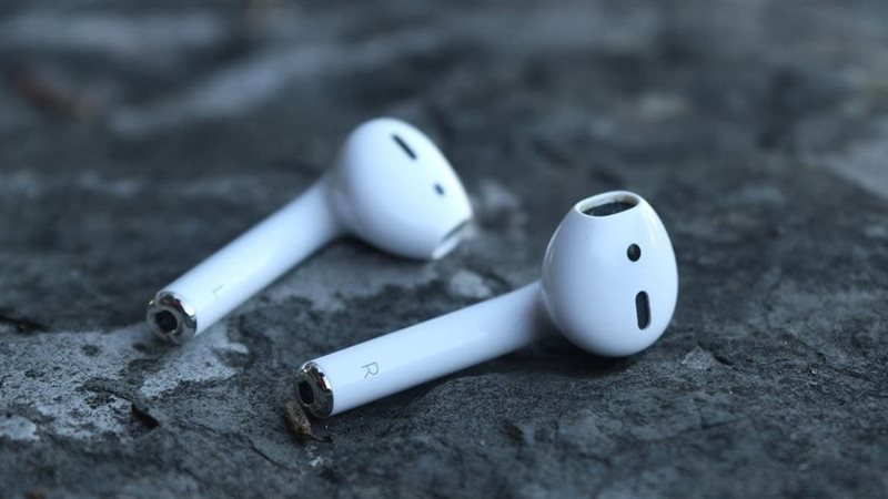 سماعات AirPods