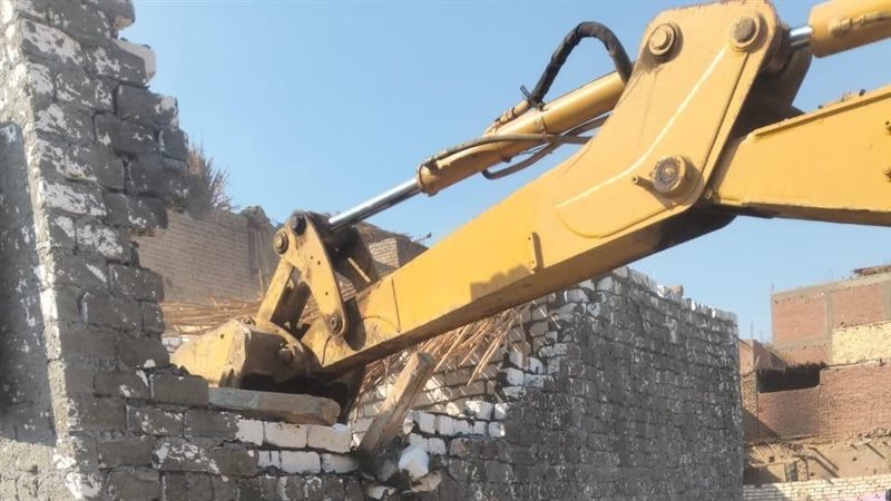 إزالة المخالفات على الأراضي الزراعية