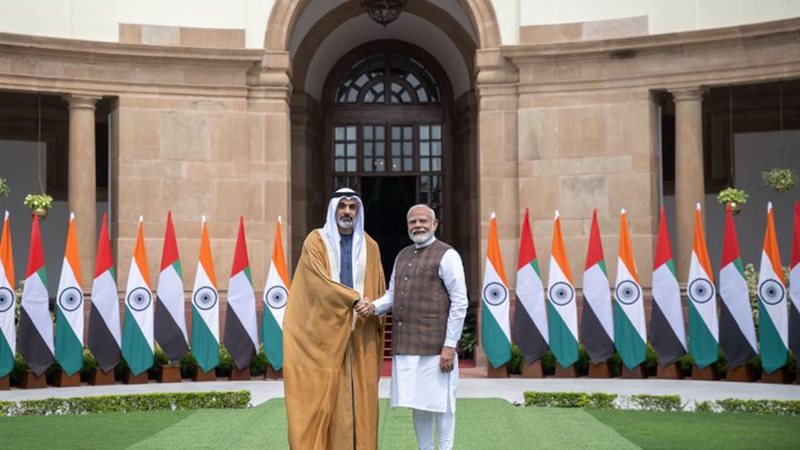 وزير الخارجية الاماراتي في الهند