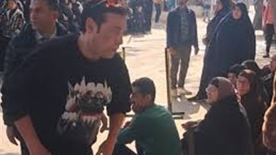 سعد الصغير يصل طنطا لتشييع جنازة والدة رضا البحراوي