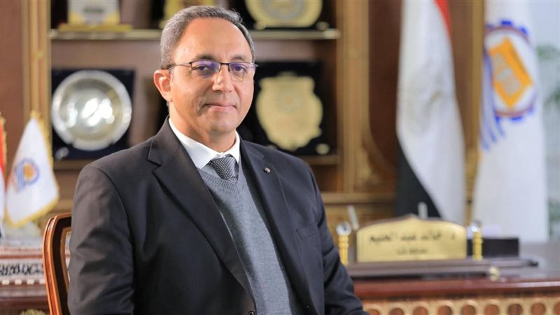 محافظ قنا 