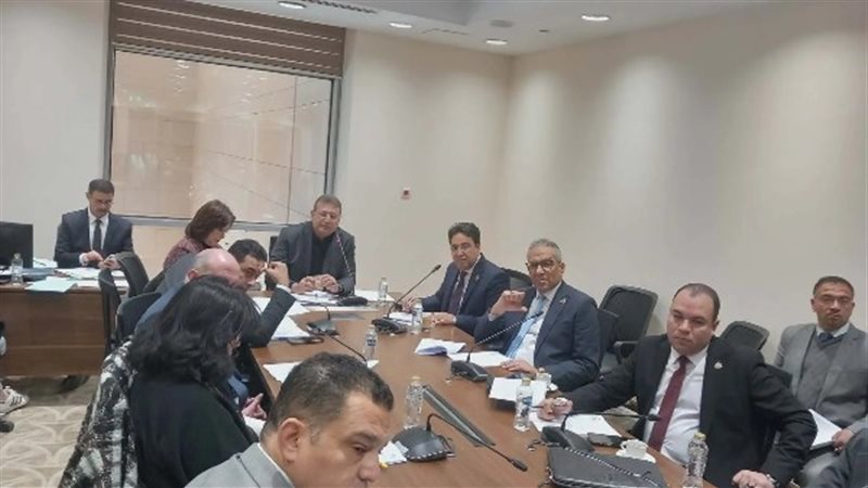 خلال اجتماع اللجنة 