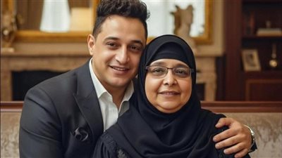 بالصور.. رضا البحراوي يتعرض لحالة إغماء بعد دفن والدته في طنطا