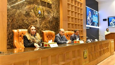 جلسة تفاعلية حول استراتيجية الدولة للتطوير المؤسسي والرقمنة والذكاء الاصطناعي بأسيوط