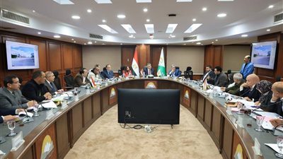 محافظ الجيزة يعقد اللقاء الأسبوعي لبحث شكاوى مواطني الحوامدية ومنشأة القناطر 
