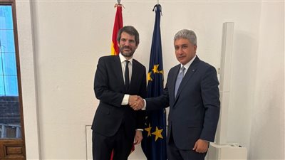 وزير السياحة يدعو نظيره الإسباني لزيارة المتحف الكبير ويستعرض مقاصد مصر السياحية