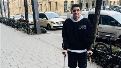 بعد إجراء جراحة الرباط الصليبي.. محمد حمدي يغادر ألمانيا
