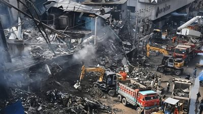 باكستان: ارتفاع ضحايا حريق مركز جول بلازا في كراتشي إلى 67 قتيلاً مع استمرار عمليات البحث