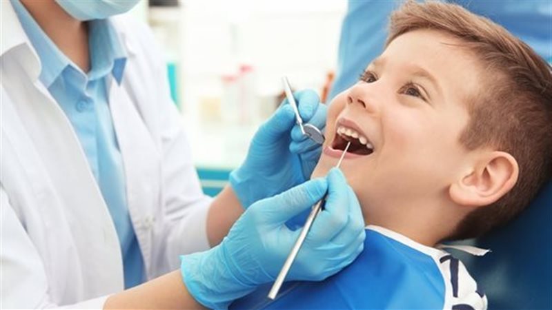  عادات سيئة تضر بصحة الأسنان