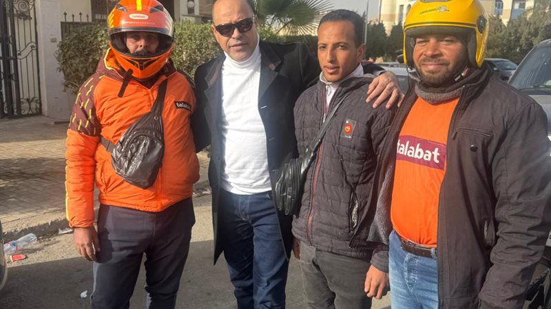 وزير العمل وعمال الدليفري