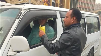 تحرير 40 مخالفة لسائقي السرفيس لتقسيم خطوط السير وتحصيل أجرة زيادة بالجيزة 