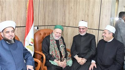 علي جمعة يناقش «بناء الإنسان» بجناح المجلس الأعلى للشئون الإسلامية بمعرض الكتاب