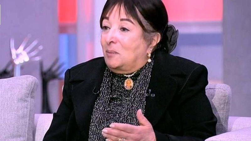 سميرة عبد العزيز 