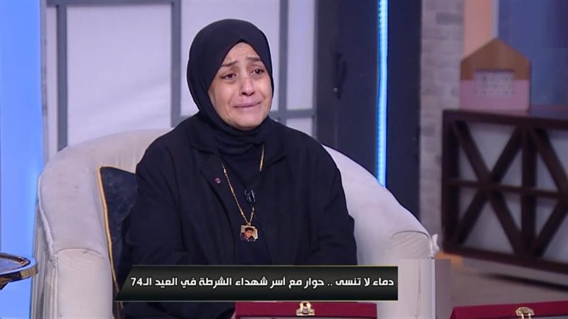  سوزان عبد المجيد والدة الشهيد البطل الرائد إسلام مشهور