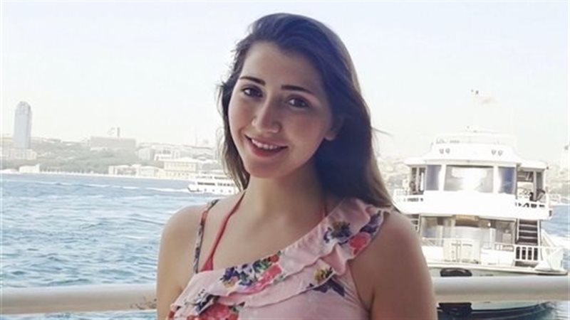 الفنانة آلاء سنان