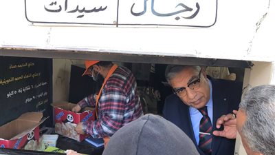 محافظ الدقهلية يوجه بالصرف ببطاقة تموينية واحدة لكل فرد.. ووضع الخبز بأكياس