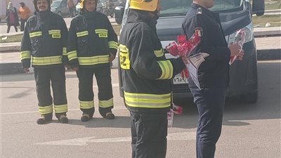 بالورود والحلوى.. البحيرة تحتفل بعيد الشرطة وتوجّه رسالة تقدير لرجال الأمن