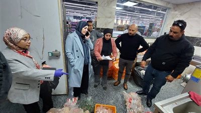 ضبط منتجات مجهولة المصدر وغير صالحة للاستهلاك الآدمي بـ6 أكتوبر 