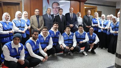 محافظ القليوبية ورئيس جامعة بنها يلتقيان بشباب 