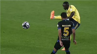مايلسون يتألق وتصديات مذهلة تبقي التعاون متقدما أمام النصر