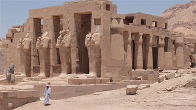 بين أطلال الملك رمسيس الثاني.. اكتشافات جديدة تهز الأقصر