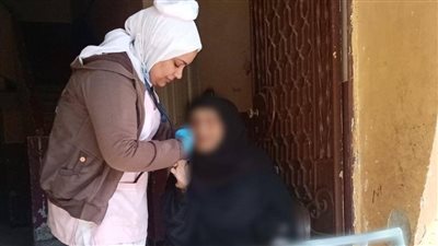 «الرعاية الصحية» تكثف الزيارات المنزلية لكبار السن والفئات الأولى بالرعاية بالأقصر