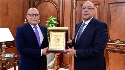 رئيس جامعة سوهاج يهنئ المستشار هشام بدوي رئيس مجلس النواب بتوليه منصبه