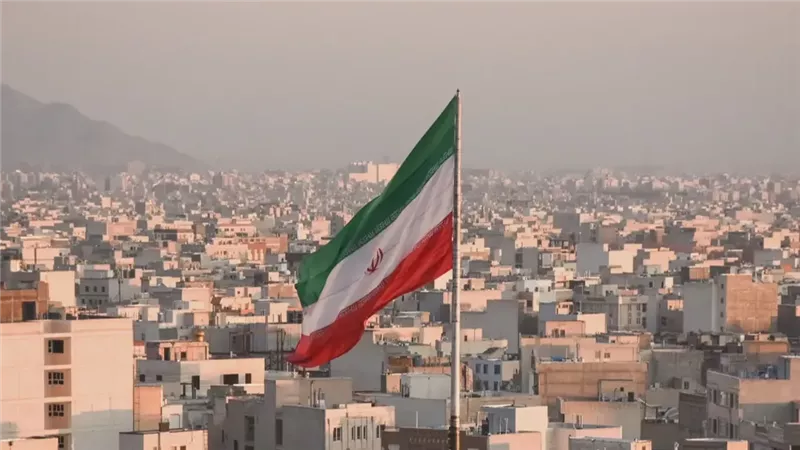 إيران