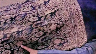 بجواره لعب أطفاله.. وفاة أب في حادث سير أثناء عودته من الغربة
