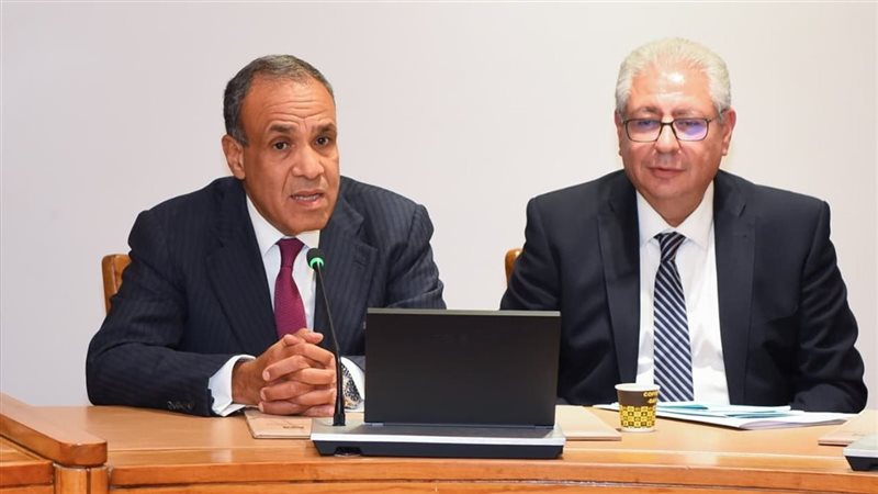  وزير الخارجية 