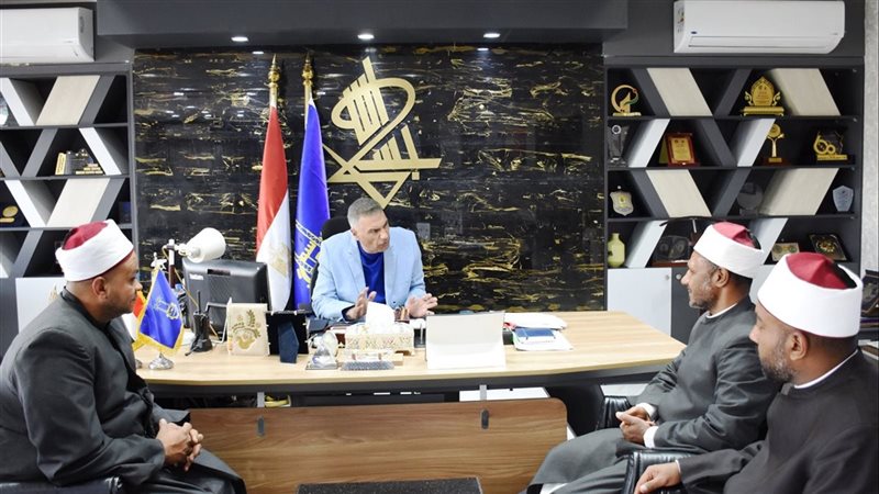 محافظ أسوان