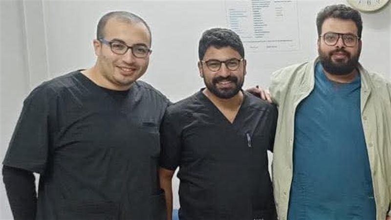 طاقم الأطباء المشرف علي الحالة