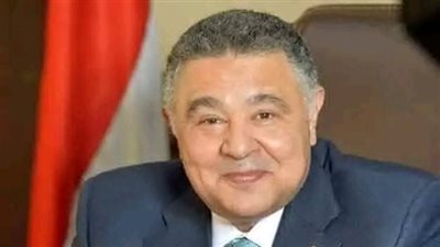 قرار إنساني من محافظ البحر الأحمر لرعاية موزع صحف بالغردقة صحيًا واجتماعيًا